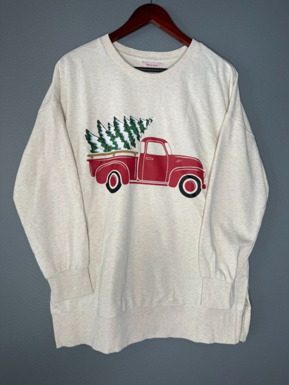 Womens Christmas Sweatshirt XL Red Truck Christmas Tree Holiday Crewneck Farmhou